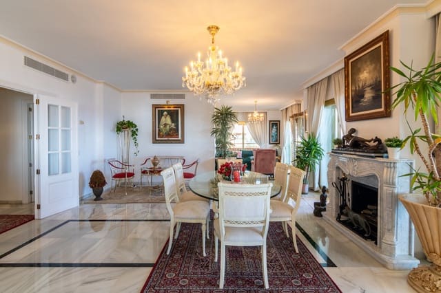 4 bedroom Apartment for sale in Fuengirola with garage - € 1,630,000 (Ref: 9865966)