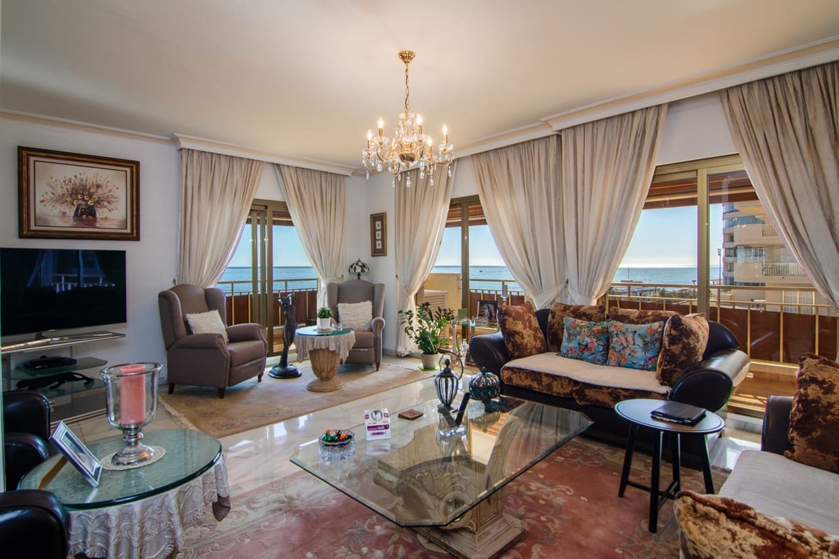 4 bedroom Apartment for sale in Fuengirola with garage - € 1,630,000 (Ref: 9865966)