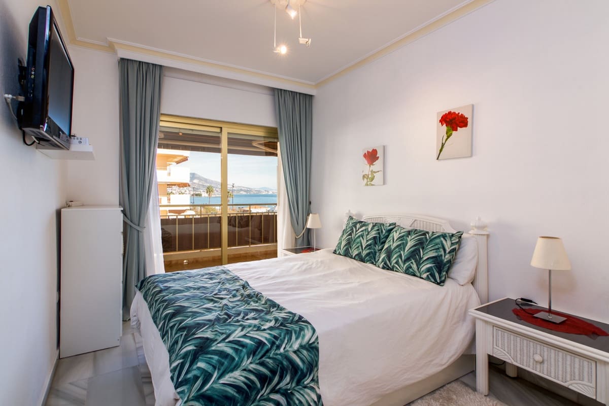 4 bedroom Apartment for sale in Fuengirola with garage - € 1,630,000 (Ref: 9865966)