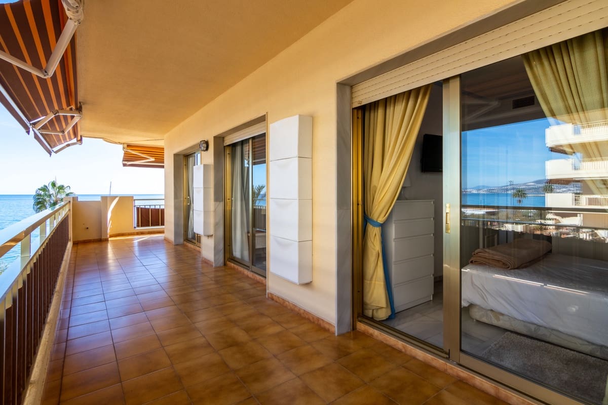 4 bedroom Apartment for sale in Fuengirola with garage - € 1,630,000 (Ref: 9865966)