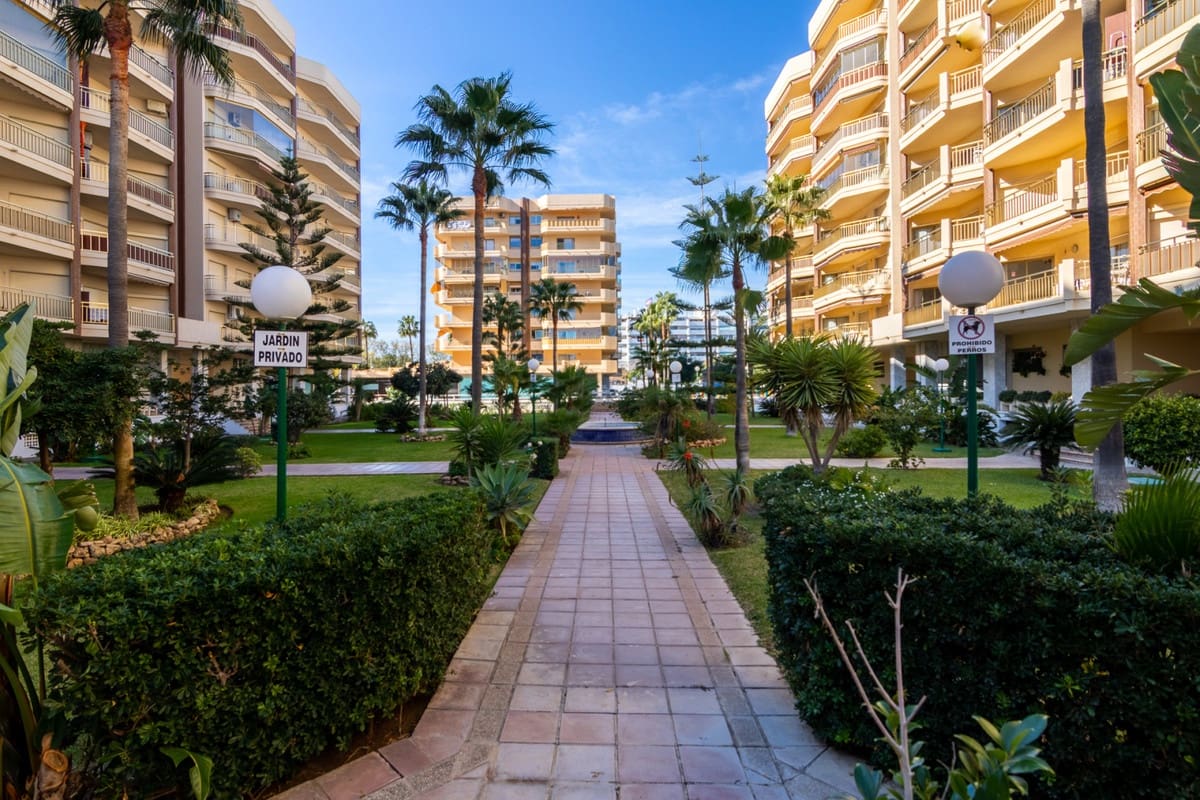 4 bedroom Apartment for sale in Fuengirola with garage - € 1,630,000 (Ref: 9865966)