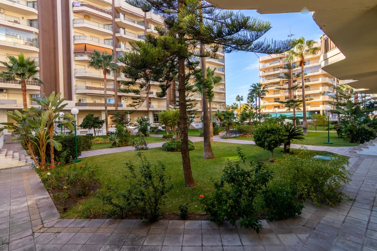 4 bedroom Apartment for sale in Fuengirola with garage - € 1,630,000 (Ref: 9865966)
