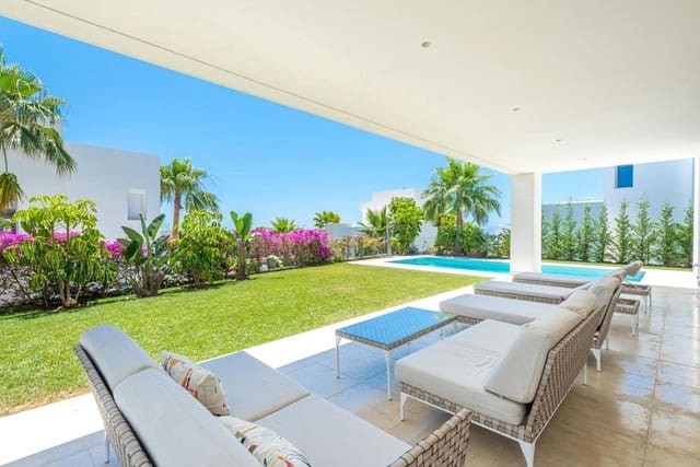 5 soverom Villa til salgs i Río Real, Marbella med svømmebasseng garasje - € 2 850 000 (Ref: 9865967)