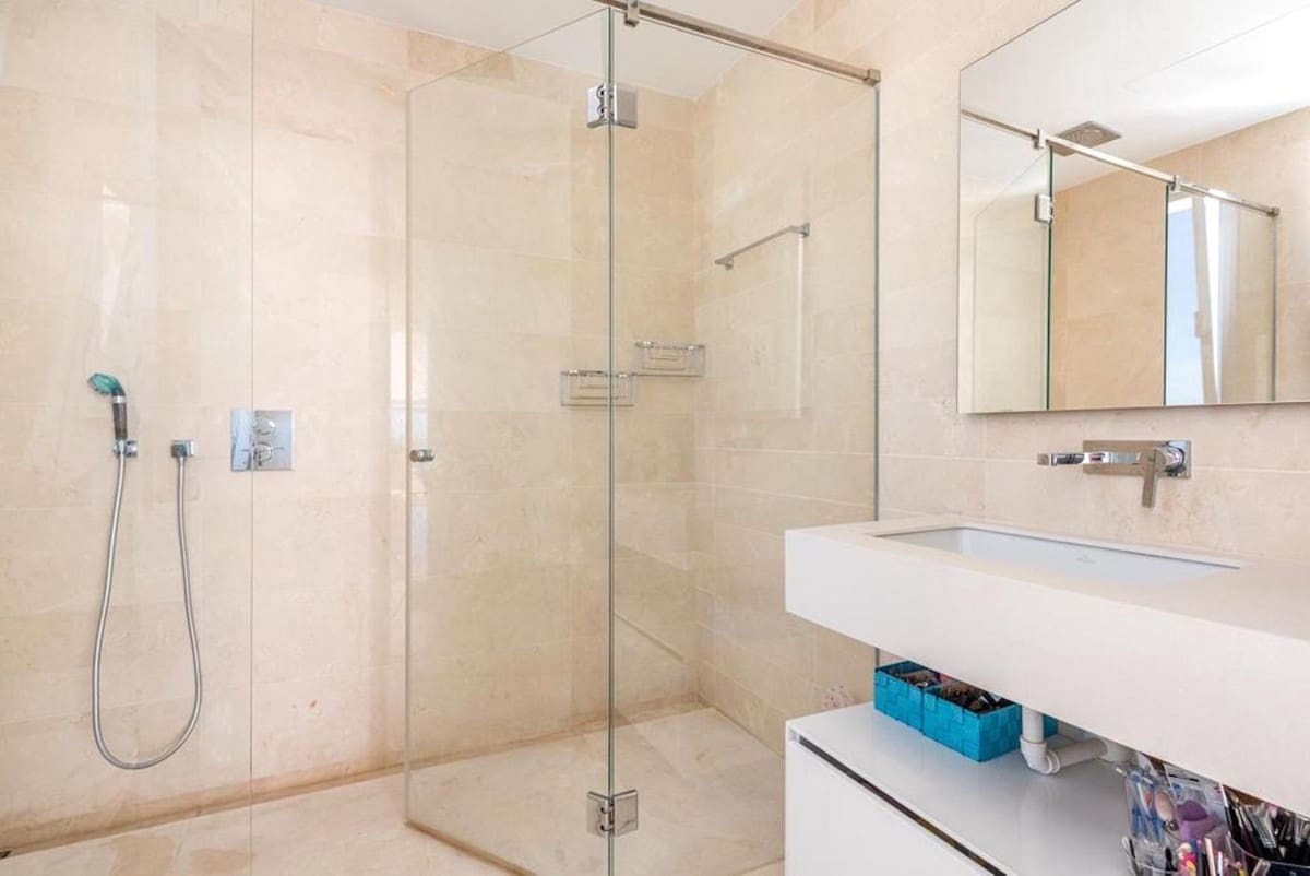 5 bedroom Villa for sale in Rio Real with pool garage - € 2,850,000 (Ref: 9865967)