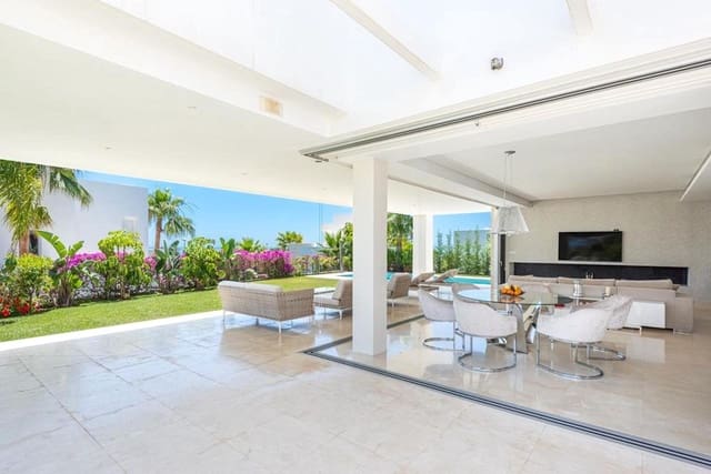5 soverom Villa til salgs i Río Real, Marbella med svømmebasseng garasje - € 2 850 000 (Ref: 9865967)