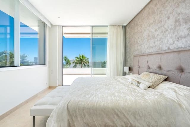 5 soverom Villa til salgs i Río Real, Marbella med svømmebasseng garasje - € 2 850 000 (Ref: 9865967)