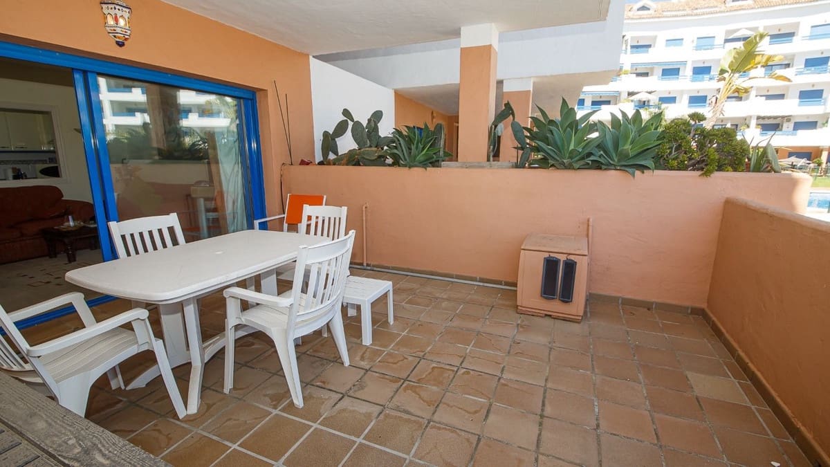 Apartamento de 1 habitación en La Duquesa / Puerto de la Duquesa en venta con piscina garaje - 180.000 € (Ref: 9874116)