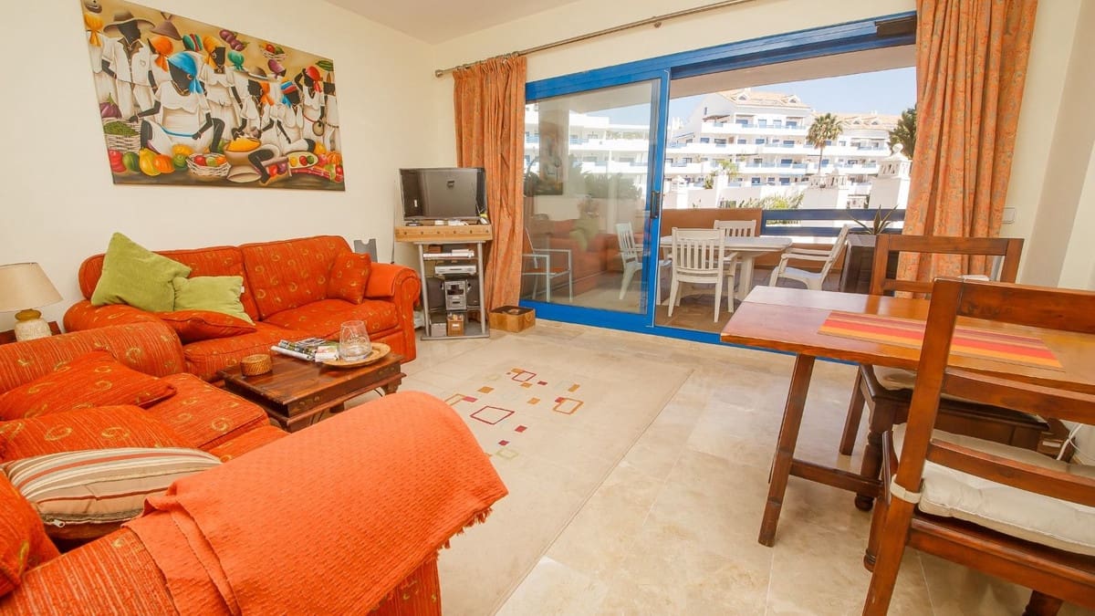 Apartamento de 1 habitación en La Duquesa / Puerto de la Duquesa en venta con piscina garaje - 180.000 € (Ref: 9874116)