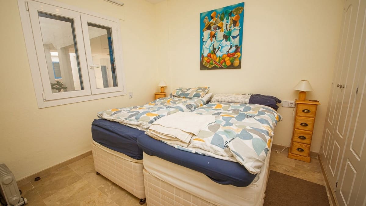 Apartamento de 1 habitación en La Duquesa / Puerto de la Duquesa en venta con piscina garaje - 180.000 € (Ref: 9874116)