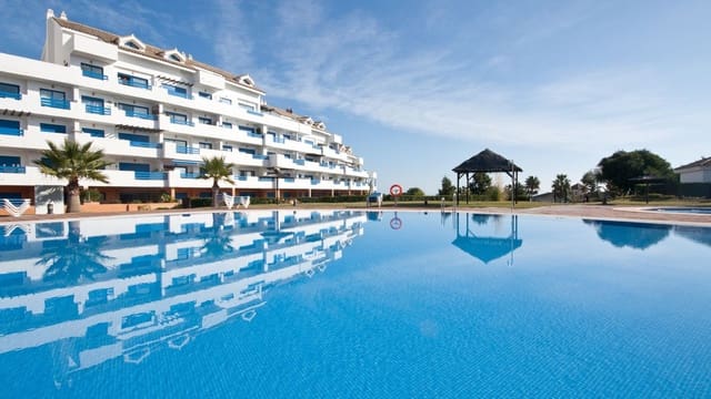 Apartamento de 1 habitación en La Duquesa / Puerto de la Duquesa, Manilva en venta con piscina garaje - 180.000 € (Ref: 9874116)