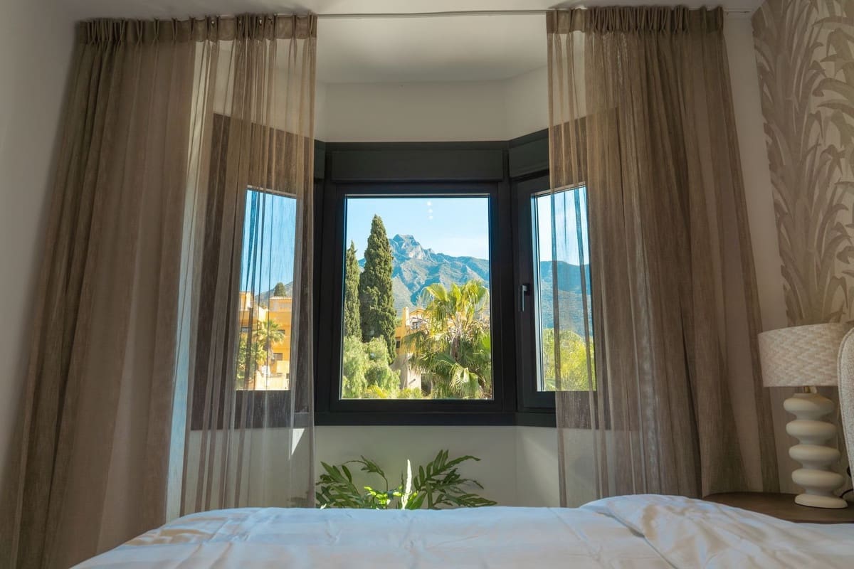 3 quarto Casa em Banda para venda em Marbella com piscina garagem - 1 595 000 € (Ref: 9876921)
