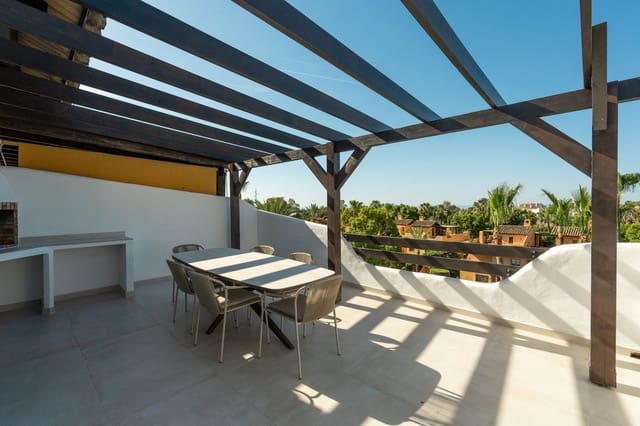 3 quarto Casa em Banda para venda em Marbella com piscina garagem - 1 595 000 € (Ref: 9876921)