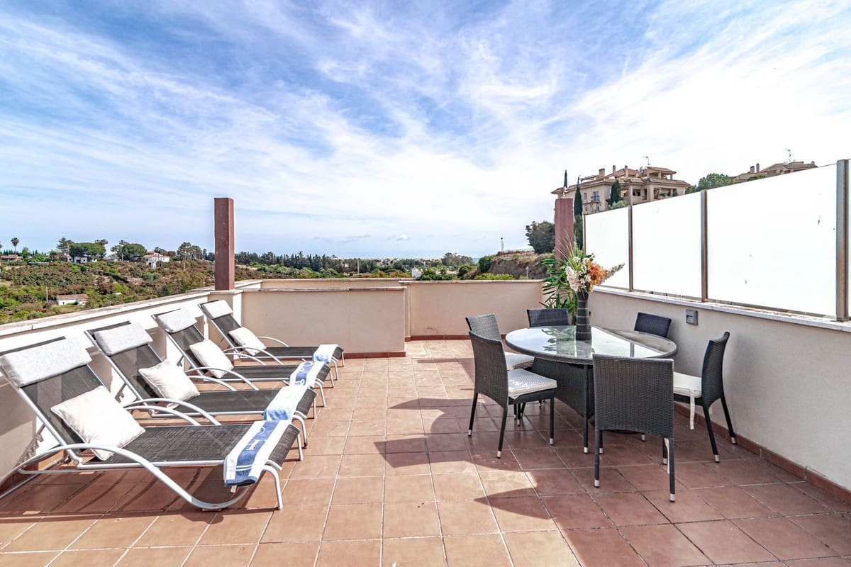 2 sypialnia Apartament na sprzedaż w Estepona z basenem garażem - 395 000 € (Ref: 9876922)