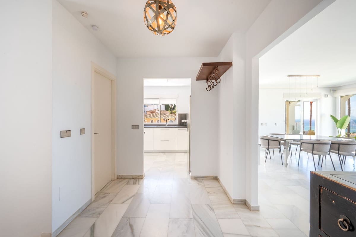 5 slaapkamer Villa te koop in Riviera del Sol met zwembad garage - € 1.450.000 (Ref: 9880318)