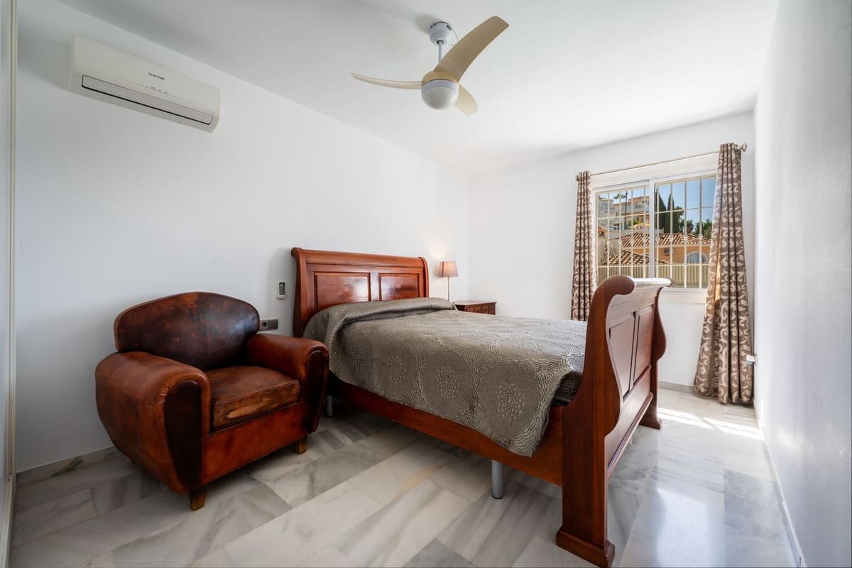 5 slaapkamer Villa te koop in Riviera del Sol met zwembad garage - € 1.450.000 (Ref: 9880318)