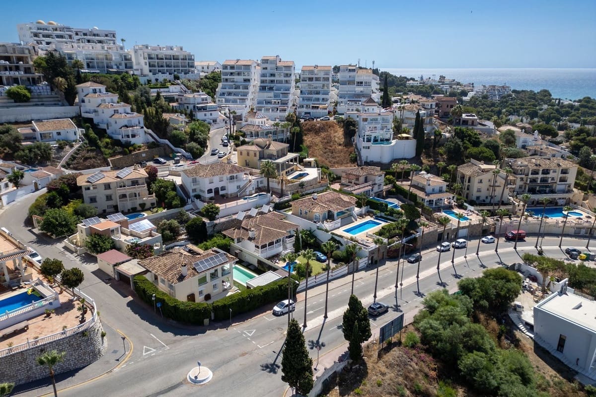 5 slaapkamer Villa te koop in Riviera del Sol met zwembad garage - € 1.450.000 (Ref: 9880318)