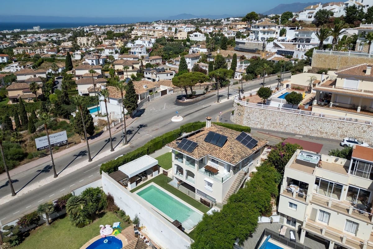 5 slaapkamer Villa te koop in Riviera del Sol met zwembad garage - € 1.450.000 (Ref: 9880318)