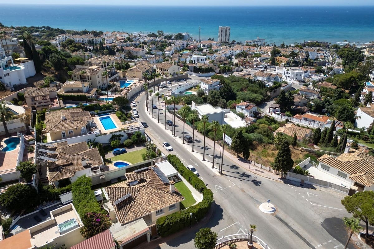 5 slaapkamer Villa te koop in Riviera del Sol met zwembad garage - € 1.450.000 (Ref: 9880318)