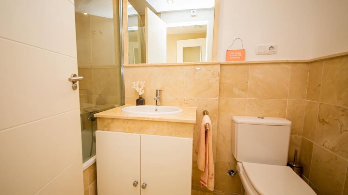 2 slaapkamer Appartement te koop in La Duquesa / Puerto de la Duquesa met zwembad garage - € 285.000 (Ref: 9890999)