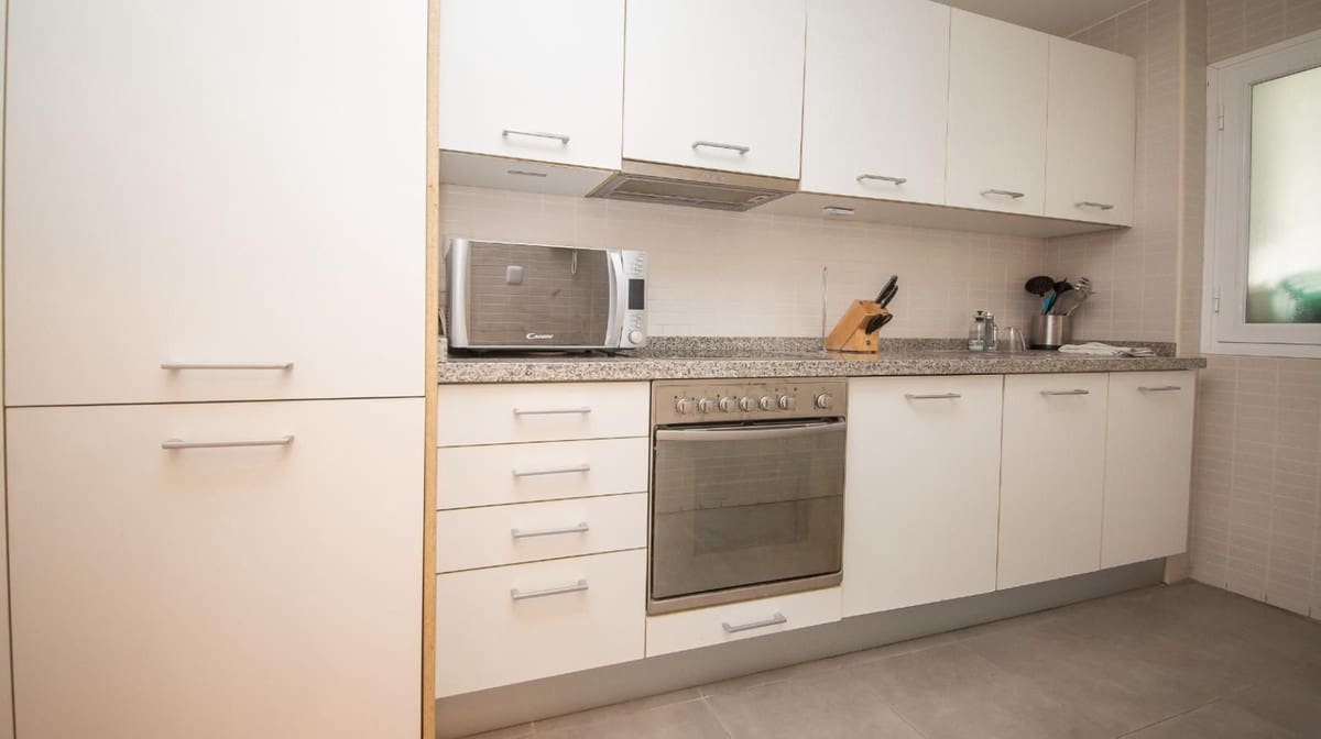 2 slaapkamer Appartement te koop in La Duquesa / Puerto de la Duquesa met zwembad garage - € 285.000 (Ref: 9890999)