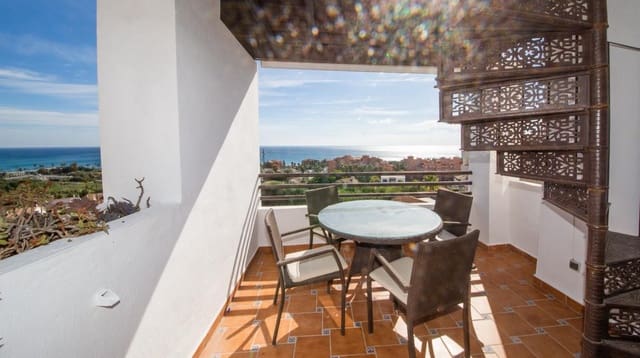 2 quarto Apartamento para venda em La Duquesa / Puerto de la Duquesa, Manilva com piscina garagem - 285 000 € (Ref: 9890999)