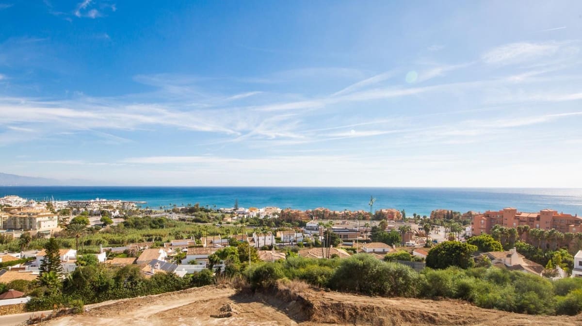 2 slaapkamer Appartement te koop in La Duquesa / Puerto de la Duquesa met zwembad garage - € 285.000 (Ref: 9890999)