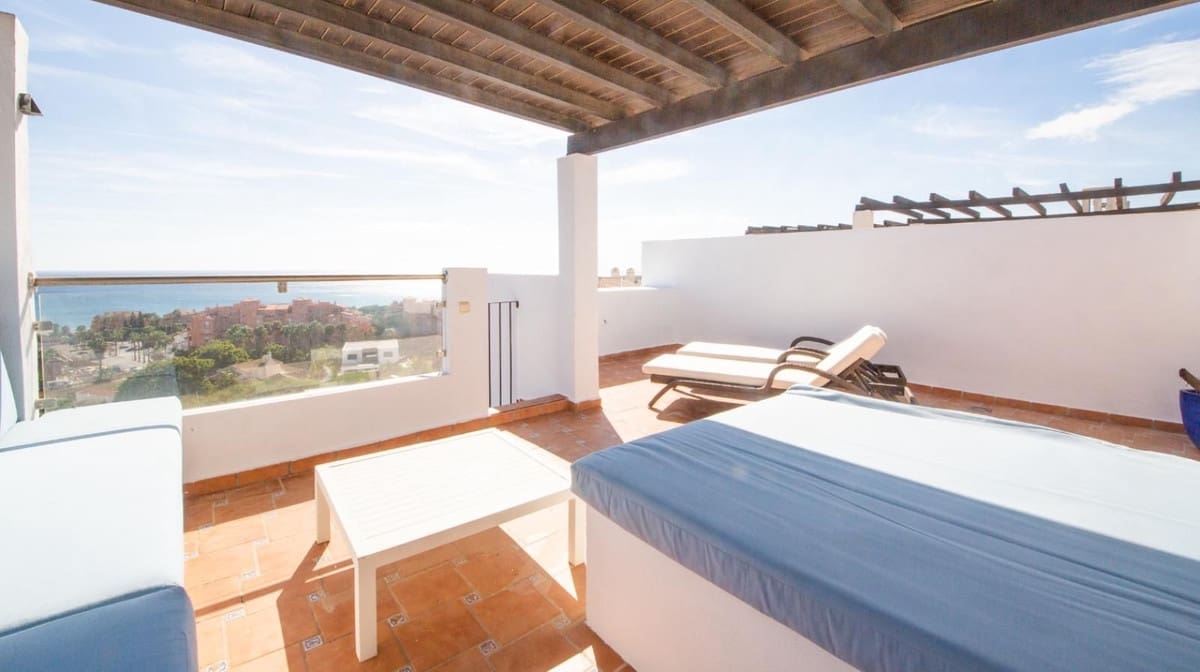 2 slaapkamer Appartement te koop in La Duquesa / Puerto de la Duquesa met zwembad garage - € 285.000 (Ref: 9890999)