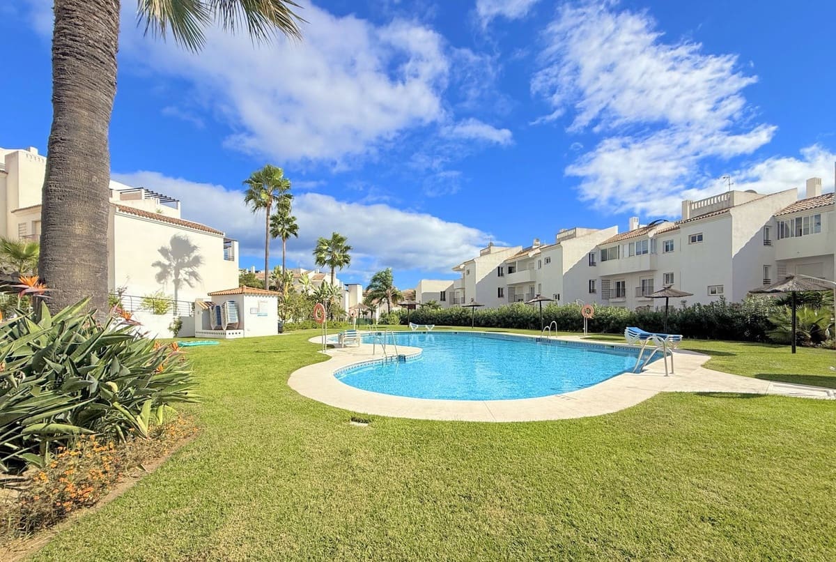 2 slaapkamer Appartement te koop in La Duquesa / Puerto de la Duquesa met zwembad garage - € 285.000 (Ref: 9890999)