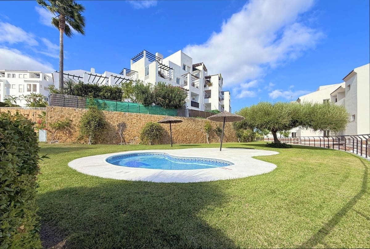2 slaapkamer Appartement te koop in La Duquesa / Puerto de la Duquesa met zwembad garage - € 285.000 (Ref: 9890999)