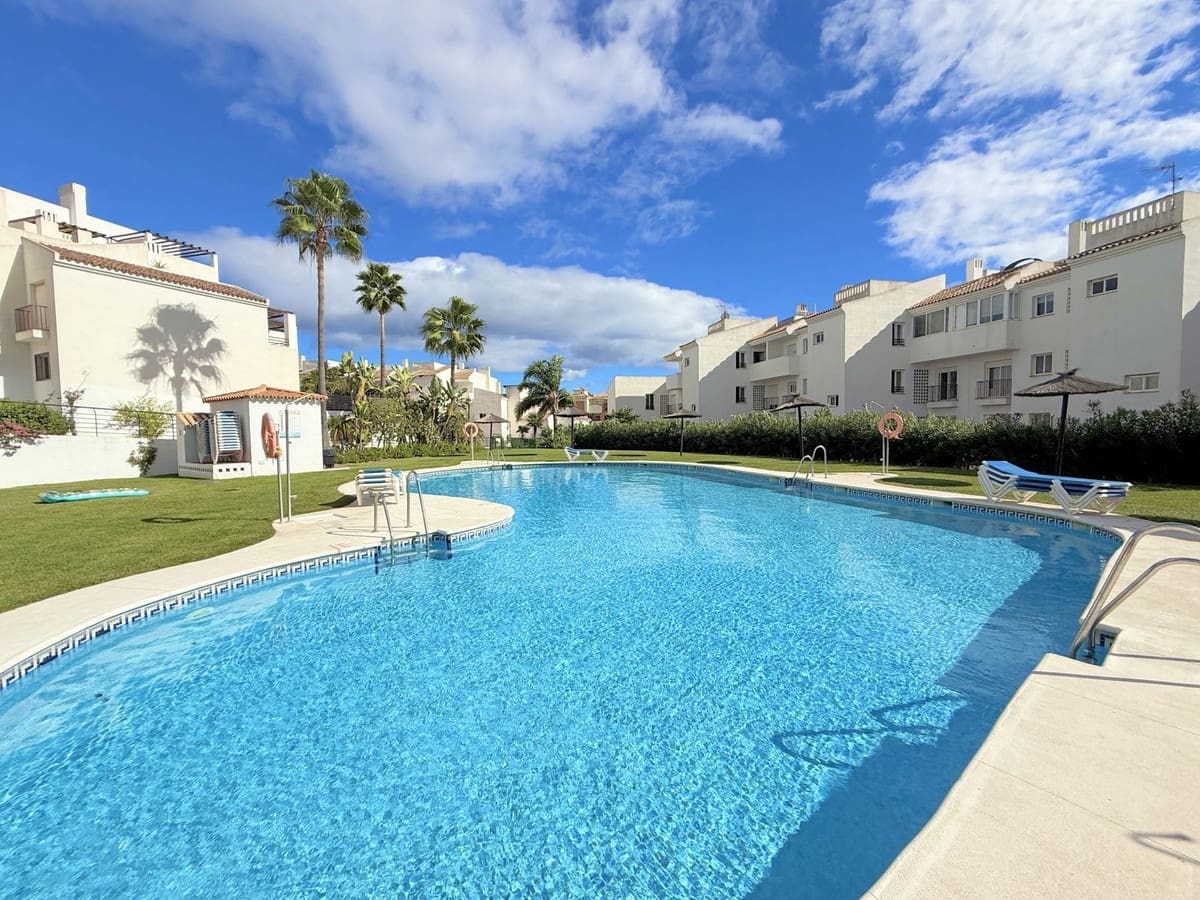 2 slaapkamer Appartement te koop in La Duquesa / Puerto de la Duquesa met zwembad garage - € 285.000 (Ref: 9890999)