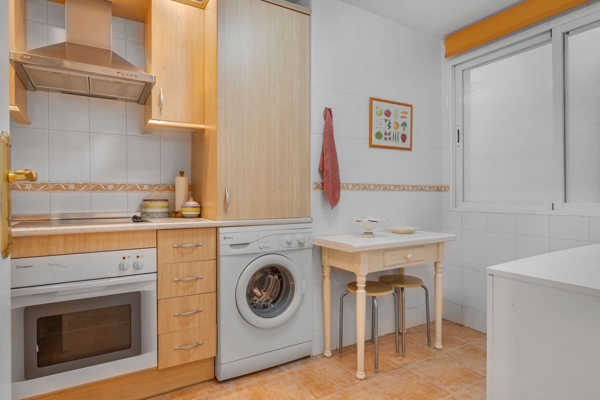 2 sypialnia Apartament na sprzedaż w Benalmadena Costa z basenem garażem - 399 950 € (Ref: 9891356)