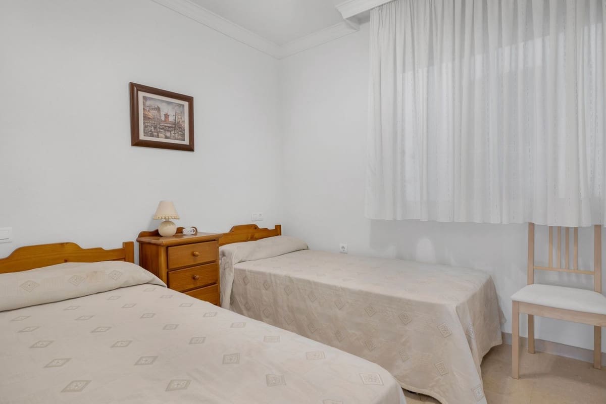 2 sypialnia Apartament na sprzedaż w Benalmadena Costa z basenem garażem - 399 950 € (Ref: 9891356)