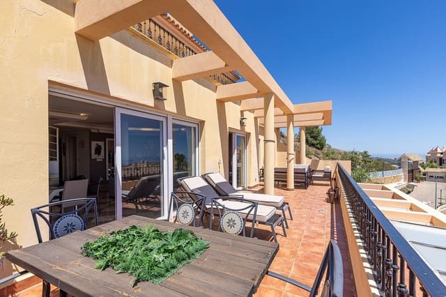2 soveværelse Lejlighed til salg i Nueva Andalucia, Marbella med swimmingpool garage - € 895.000 (Ref: 9892870)