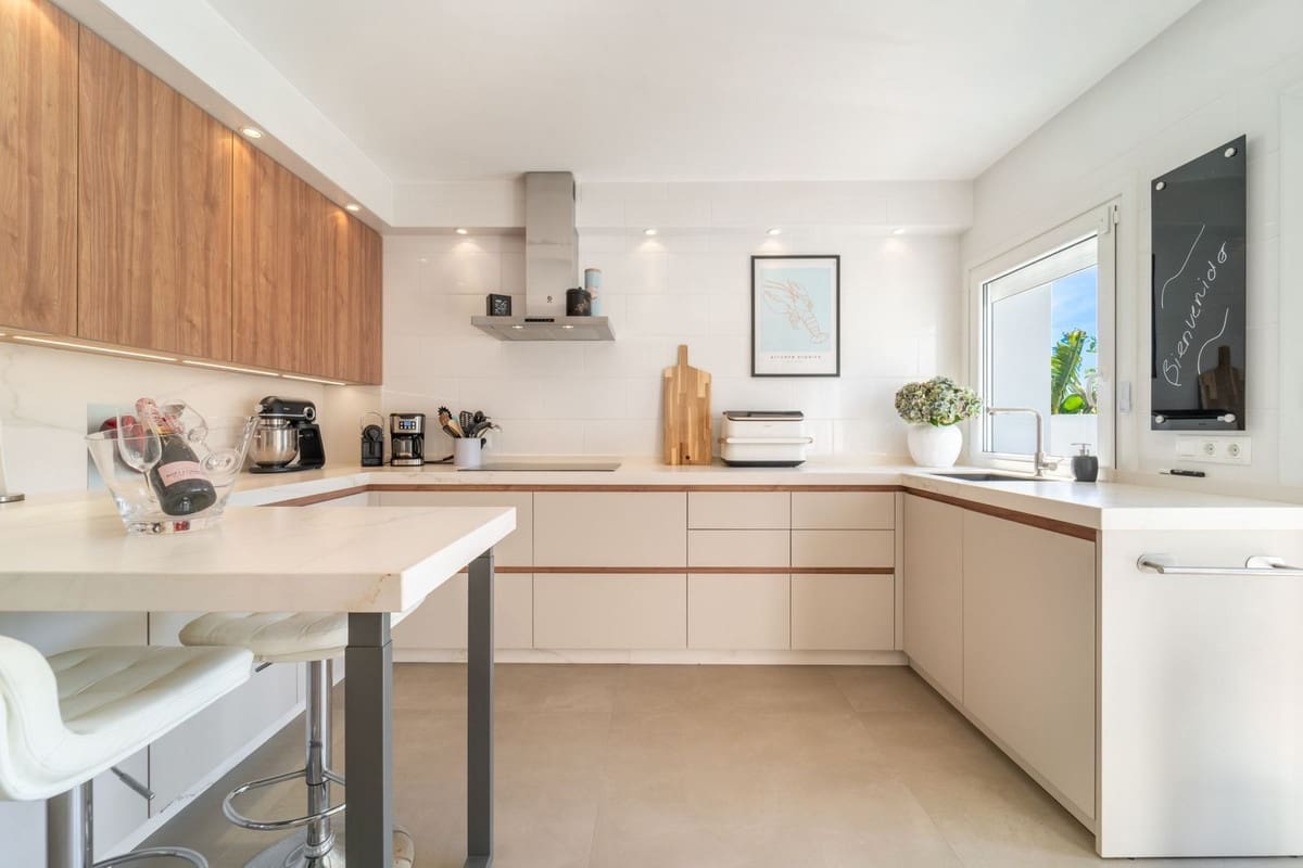 4 slaapkamer Villa te koop in Mijas Costa met zwembad garage - € 1.120.000 (Ref: 9892871)