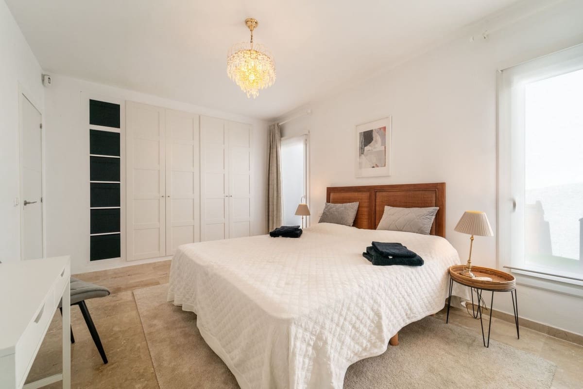 4 slaapkamer Villa te koop in Mijas Costa met zwembad garage - € 1.120.000 (Ref: 9892871)