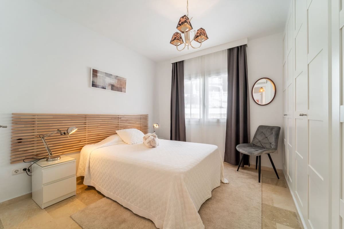 4 slaapkamer Villa te koop in Mijas Costa met zwembad garage - € 1.120.000 (Ref: 9892871)