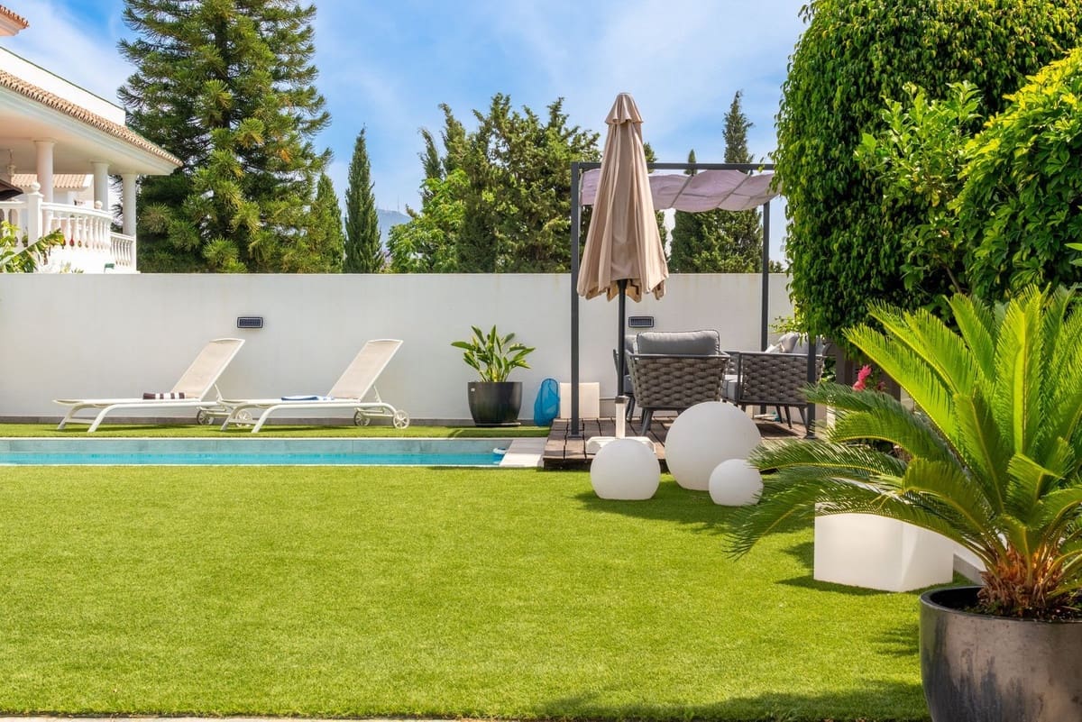 4 slaapkamer Villa te koop in Mijas Costa met zwembad garage - € 1.120.000 (Ref: 9892871)