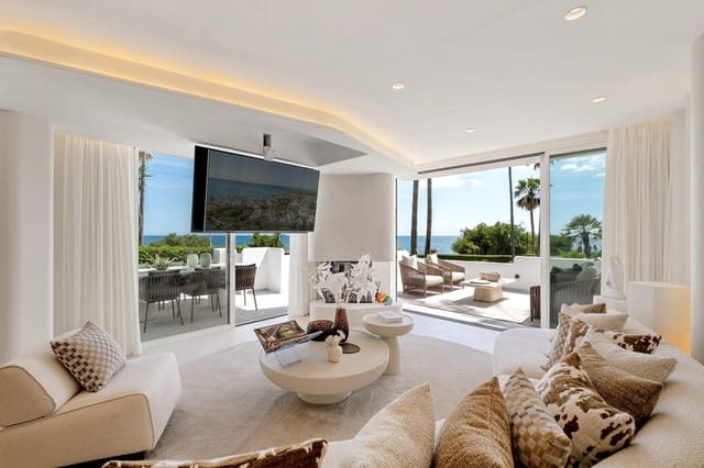 3 bedroom Apartment for sale in Estepona with pool - € 2,995,000 (Ref: 9895294)