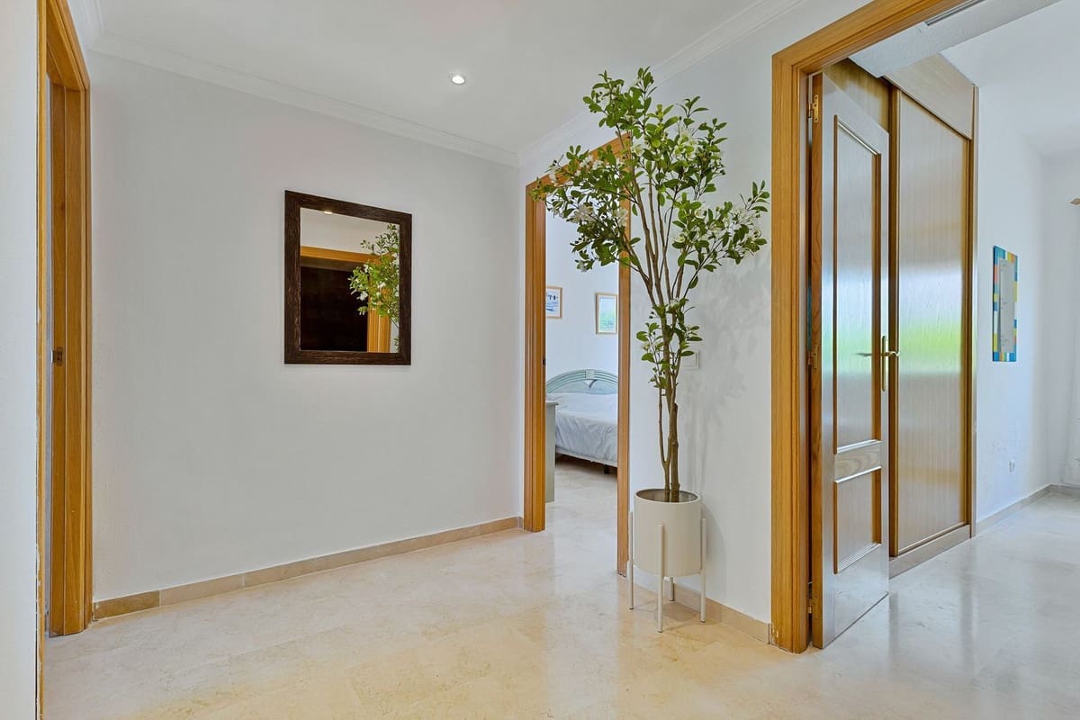 3 Zimmer Apartment zu verkaufen in Estepona mit Pool Garage - 460.000 € (Ref: 9902380)