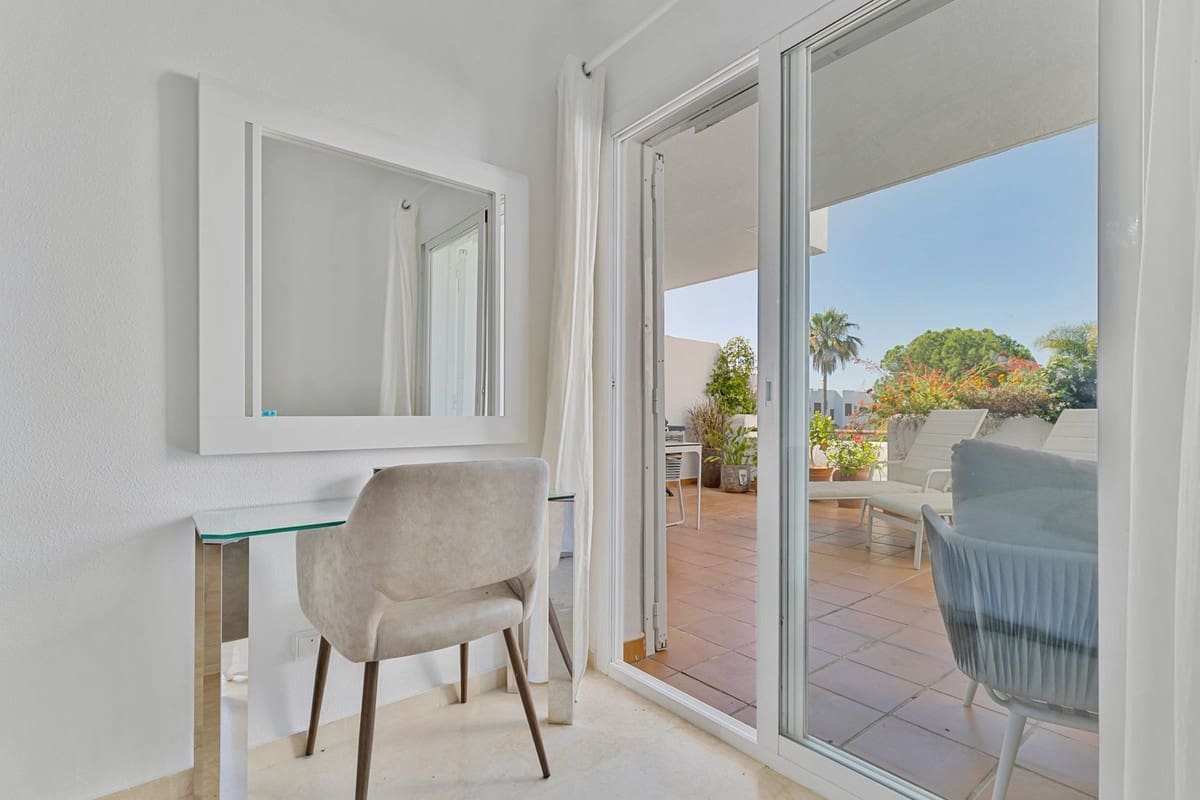 3 Zimmer Apartment zu verkaufen in Estepona mit Pool Garage - 460.000 € (Ref: 9902380)