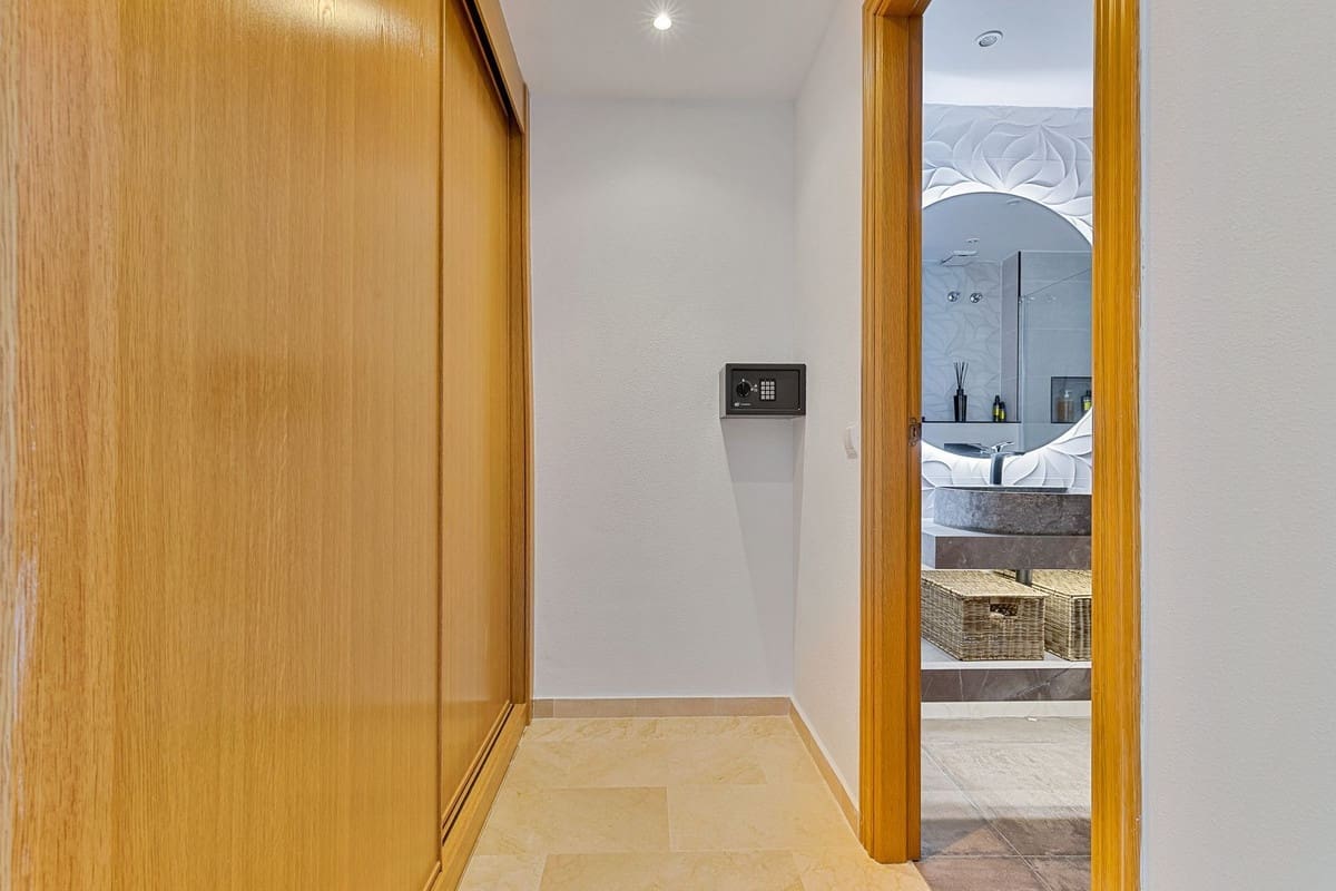 3 Zimmer Apartment zu verkaufen in Estepona mit Pool Garage - 460.000 € (Ref: 9902380)