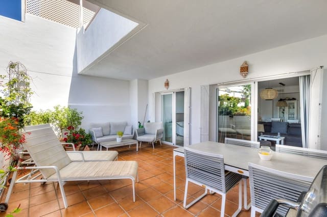 3 Zimmer Apartment zu verkaufen in Estepona mit Pool Garage - 460.000 € (Ref: 9902380)