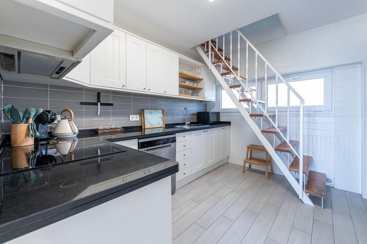 Apartamento de 2 habitaciones en Torremolinos en venta con piscina garaje - 500.000 € (Ref: 9902383)