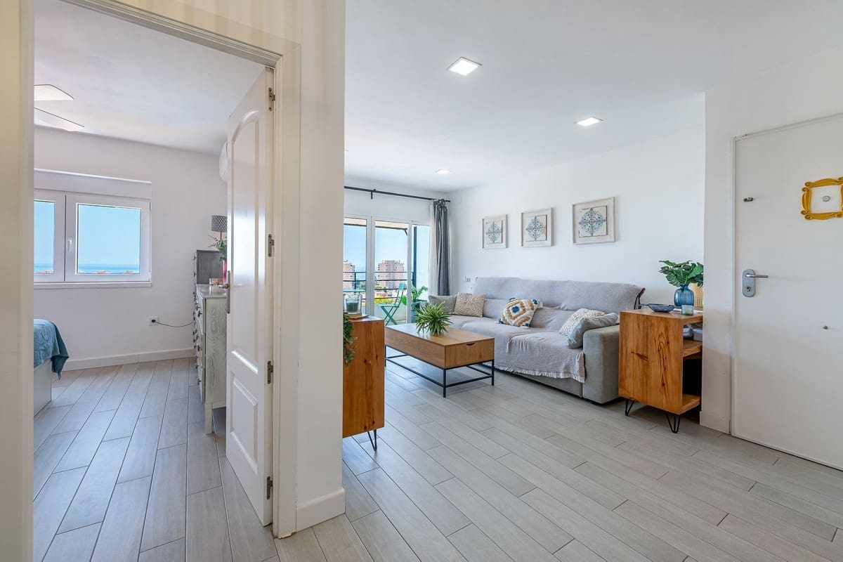 Apartamento de 2 habitaciones en Torremolinos en venta con piscina garaje - 500.000 € (Ref: 9902383)