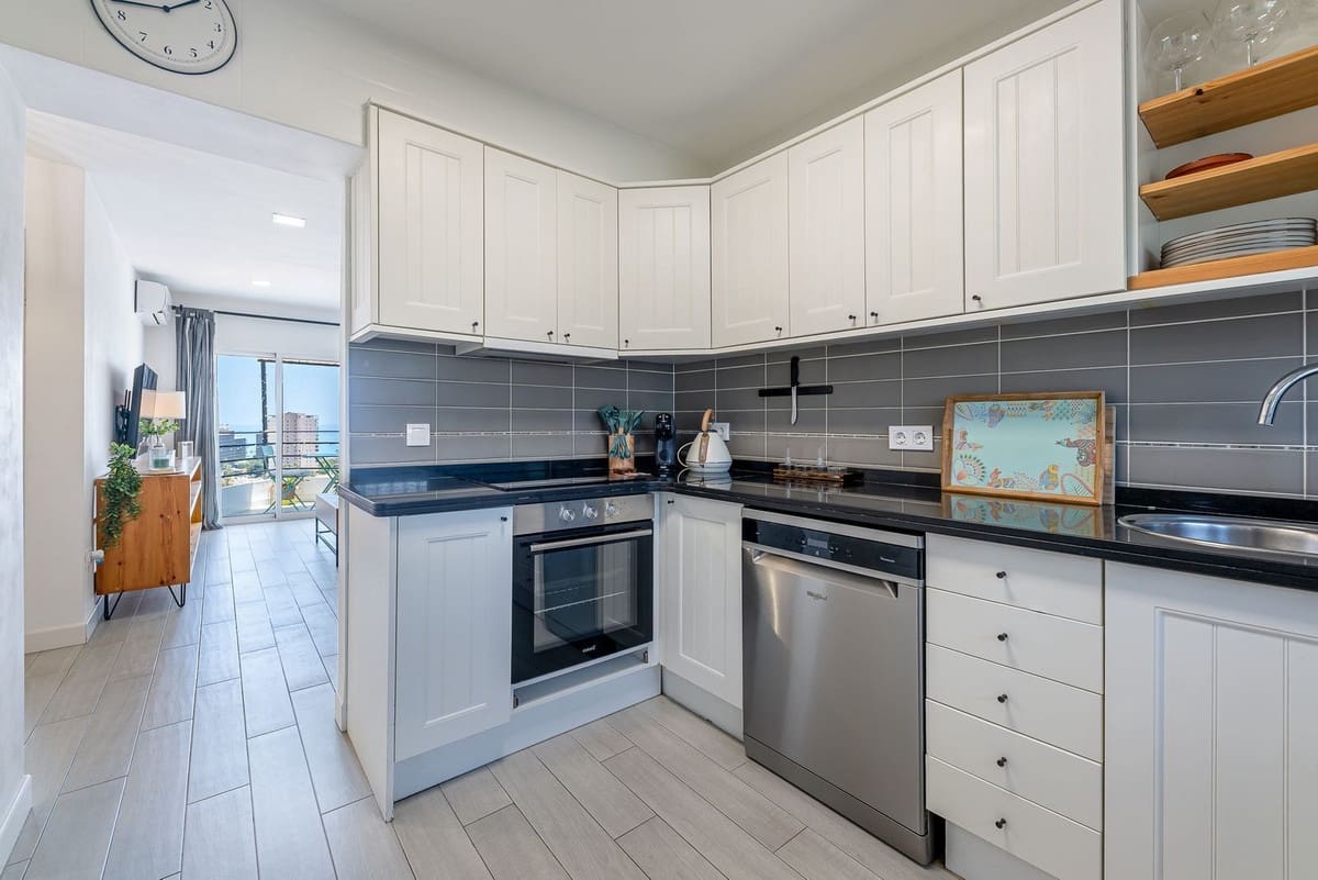 Apartamento de 2 habitaciones en Torremolinos en venta con piscina garaje - 500.000 € (Ref: 9902383)