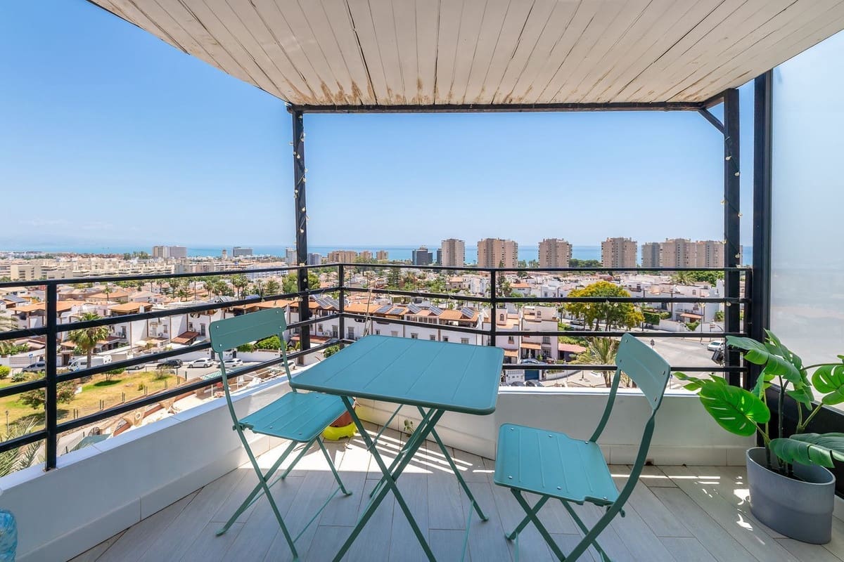Apartamento de 2 habitaciones en Torremolinos en venta con piscina garaje - 500.000 € (Ref: 9902383)