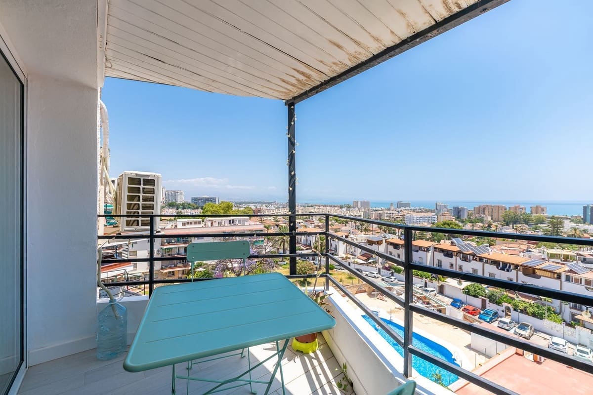 Apartamento de 2 habitaciones en Torremolinos en venta con piscina garaje - 500.000 € (Ref: 9902383)