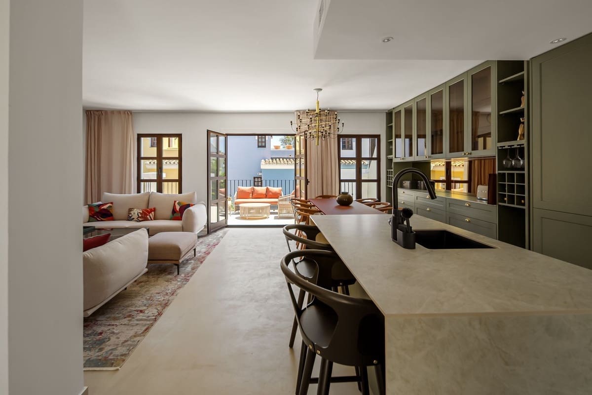 3 quarto Casa em Banda para venda em Golden Mile com piscina garagem - 2 215 000 € (Ref: 9905120)