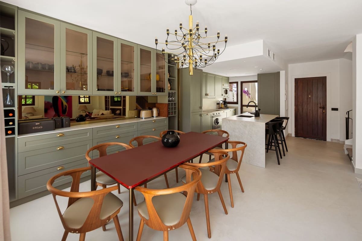 3 quarto Casa em Banda para venda em Golden Mile com piscina garagem - 2 215 000 € (Ref: 9905120)
