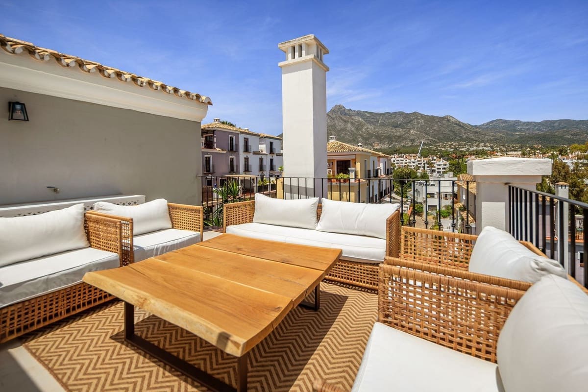3 quarto Casa em Banda para venda em Golden Mile com piscina garagem - 2 215 000 € (Ref: 9905120)